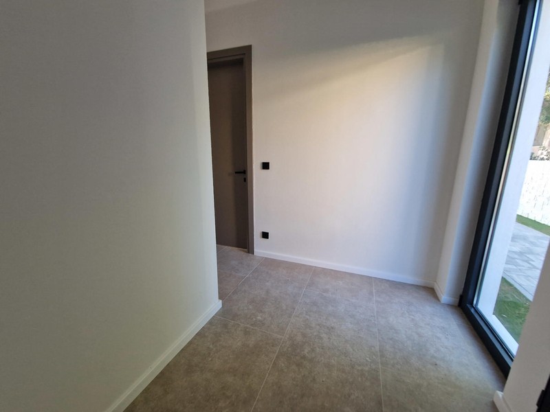 Hallway with access to the rooms