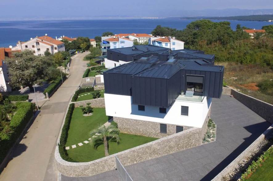 Buy properties with sea views in Croatia.