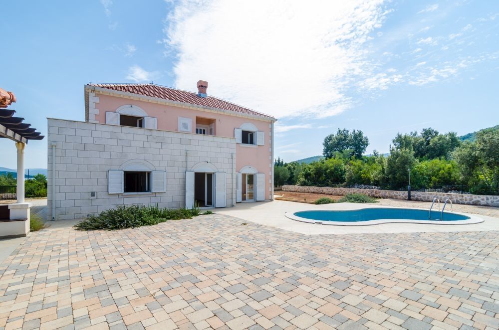 Villa on the Peljesac Peninsula in Croatia for sale.