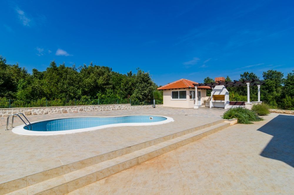 Buy a villa with pool in Croatia.