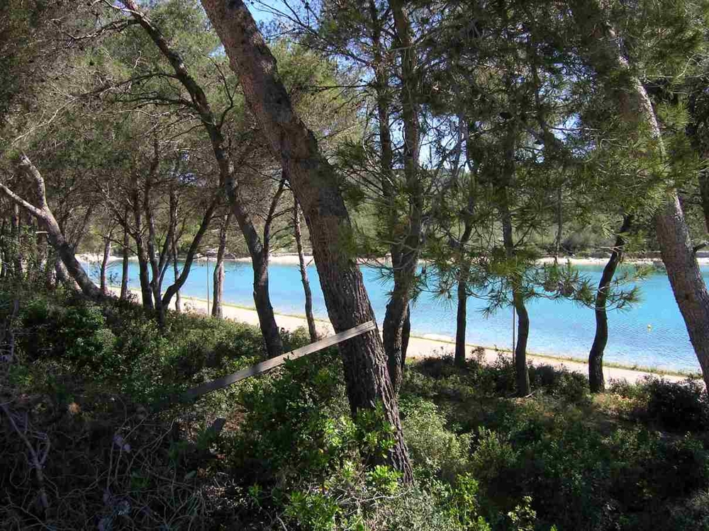 Apartment house for sale in Dalmatia on the island of Ugljan in Croatia.