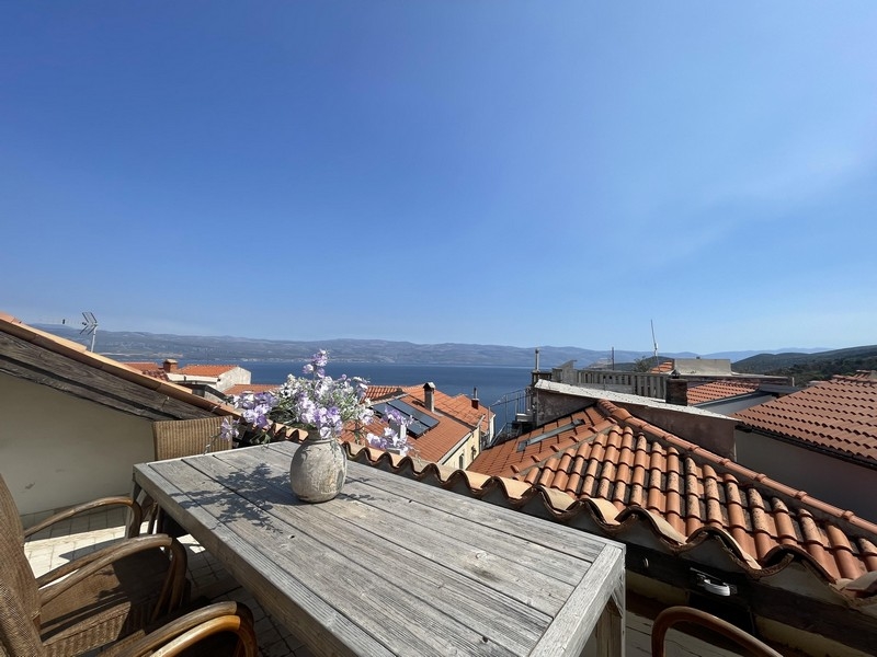 Traditional stone house in Croatia in Vrbnik on Krk for sale.