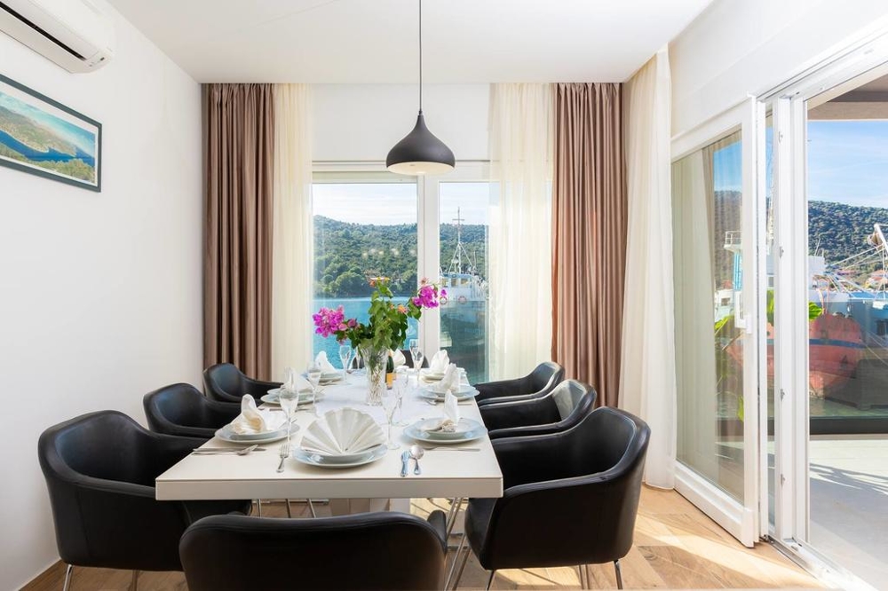 Dining area with a view of the sea.
