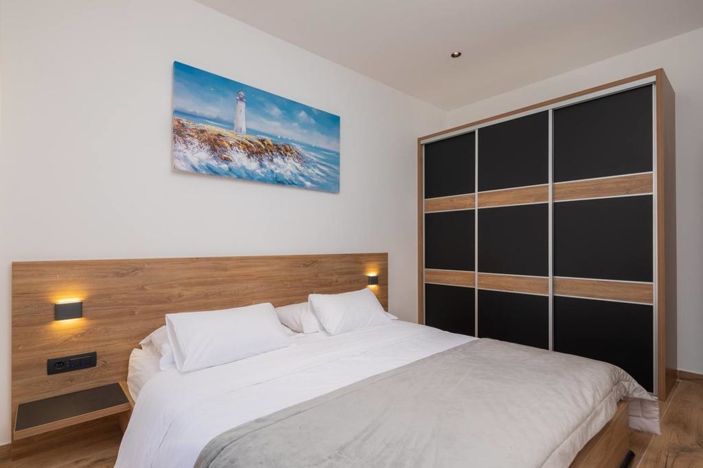 Bedroom with a wardrobe.