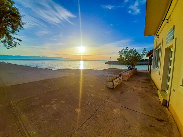 Seafront house on Ugljan Island, Croatia for sale - Panorama Scouting.