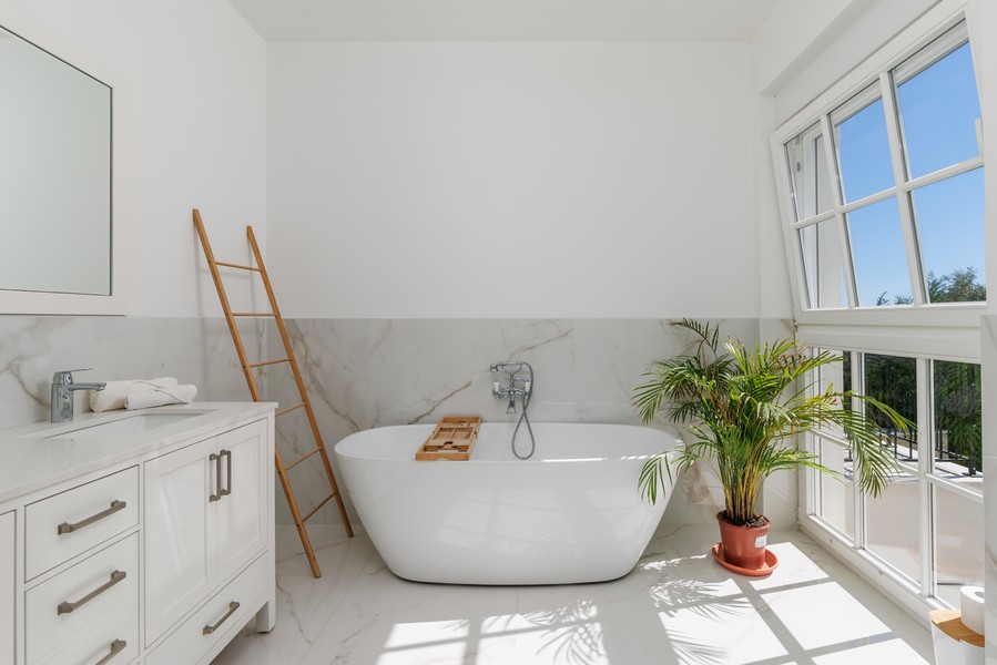 Modern and high quality bathroom.