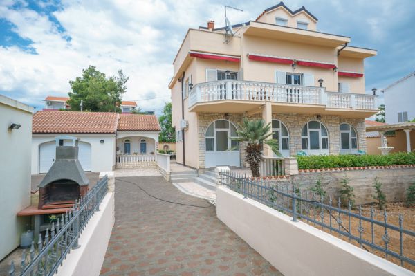 Apartment house near Vodice in Croatia for sale - Panorama Scouting H1956.