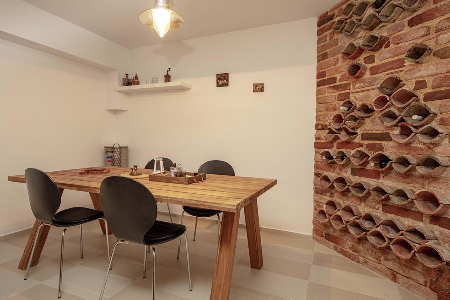 This image shows the green, Mediterranean surroundings of property H2029 in Croatia - Panorama Scouting.