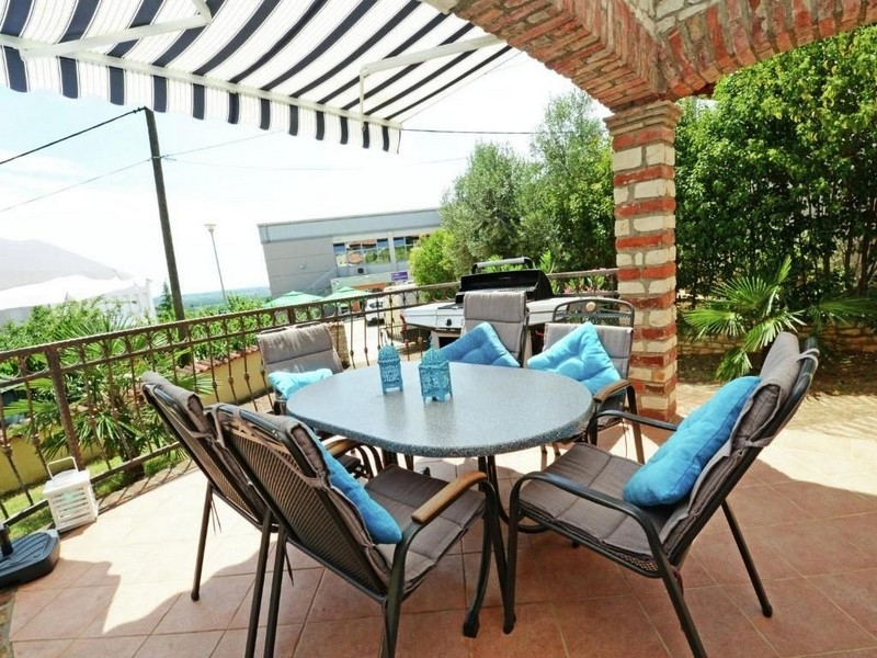 Balcony with sea view invites you to linger, Istria