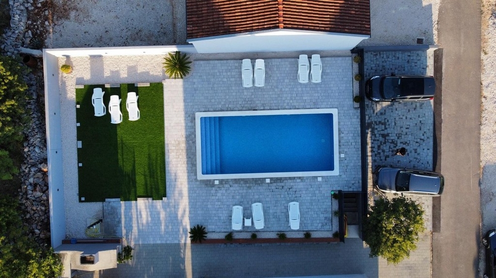 Swimming pool of property H2459 for sale in Starigrad Paklenica.