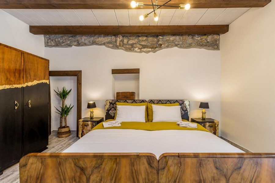 The double bed in property H2661 in Croatia - Panorama Scouting.