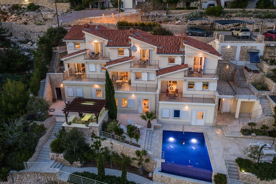 Villa with seven apartments in the Novalja region on the island of Pag for sale.