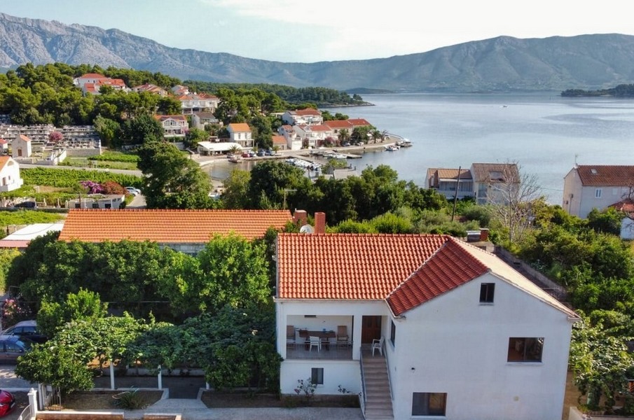 Real estate near the sea on the island of Korcula in Croatia - Panorama Scouting.