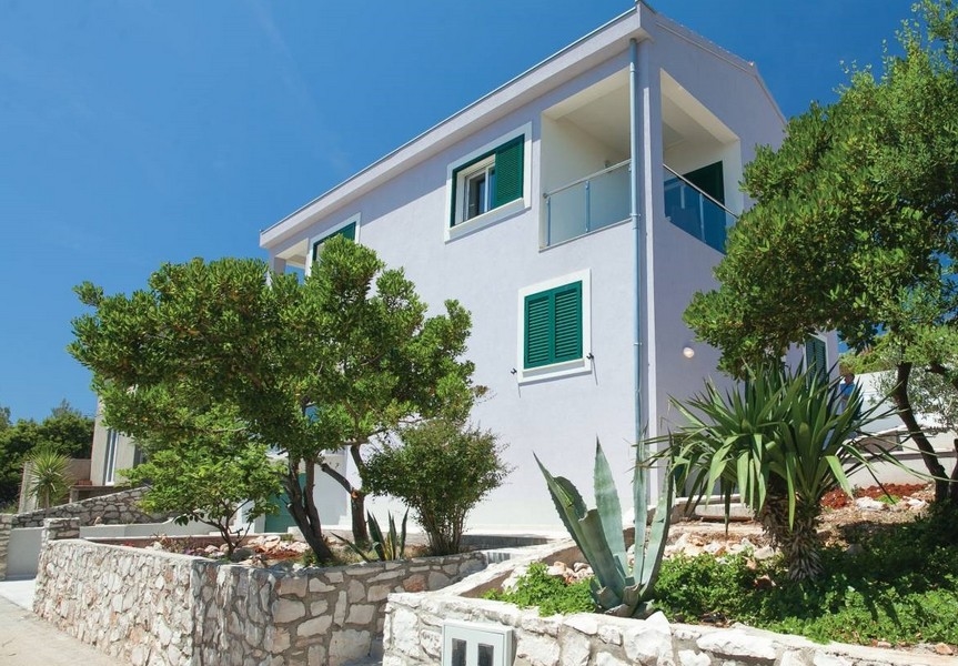 House on the island of Korcula in Croatia. Real estate agent: Panorama Scouting.