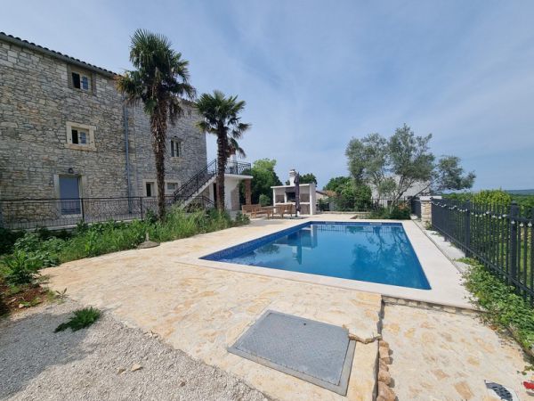 Stone house with swimming pool and garden in Istria, Porec region - Panorama Scouting H2708.