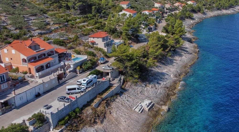 Buy apartment house in the first row to the sea - Panorama Scouting.