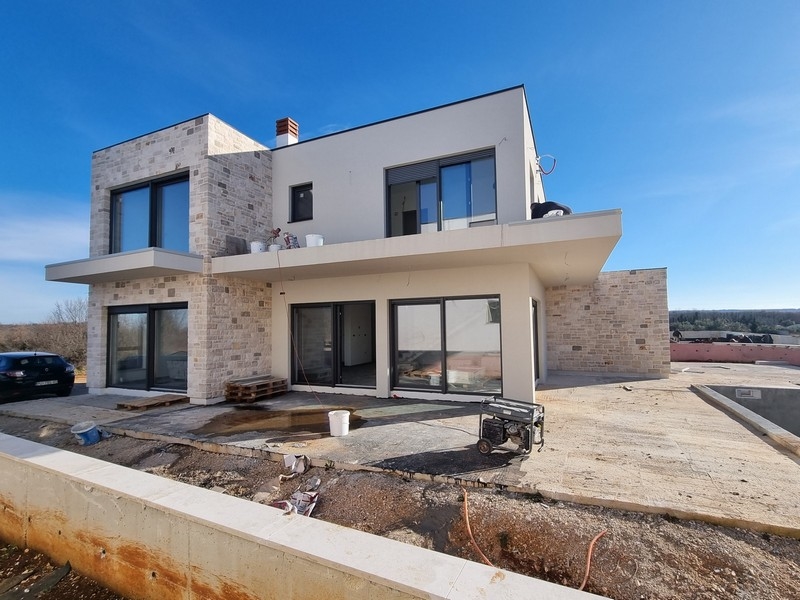 Modern villa with pool and sea views - Panorama Scouting