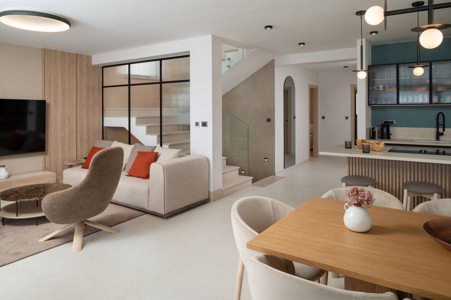 Open living and kitchen area with a modern design