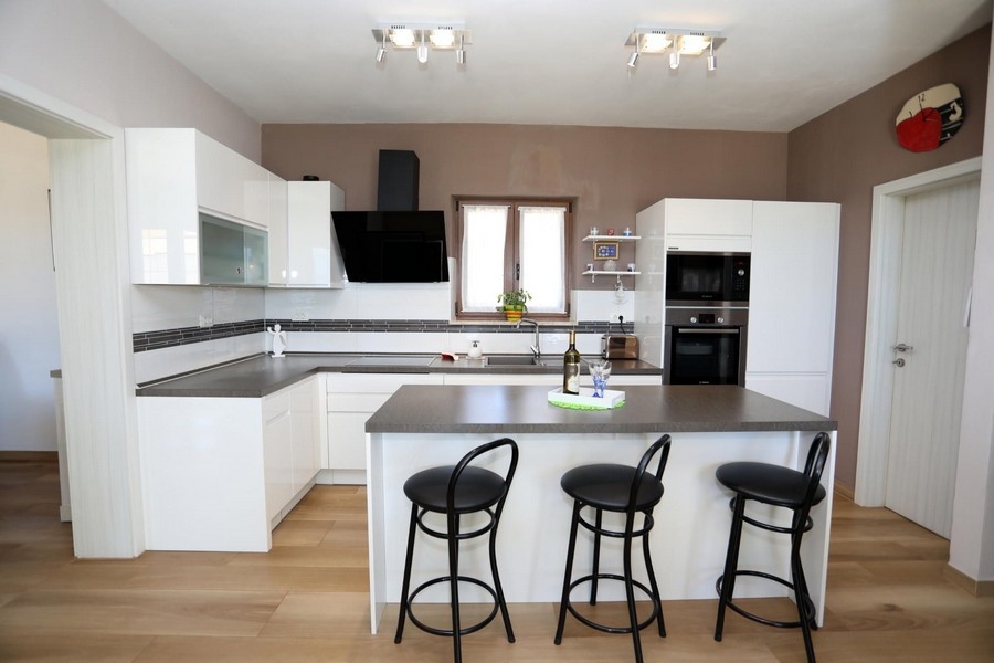 Large and open kitchen with dining area