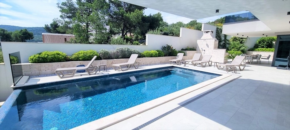 Villa with private pool and sauna, Trogir region - Real Estate Croatia