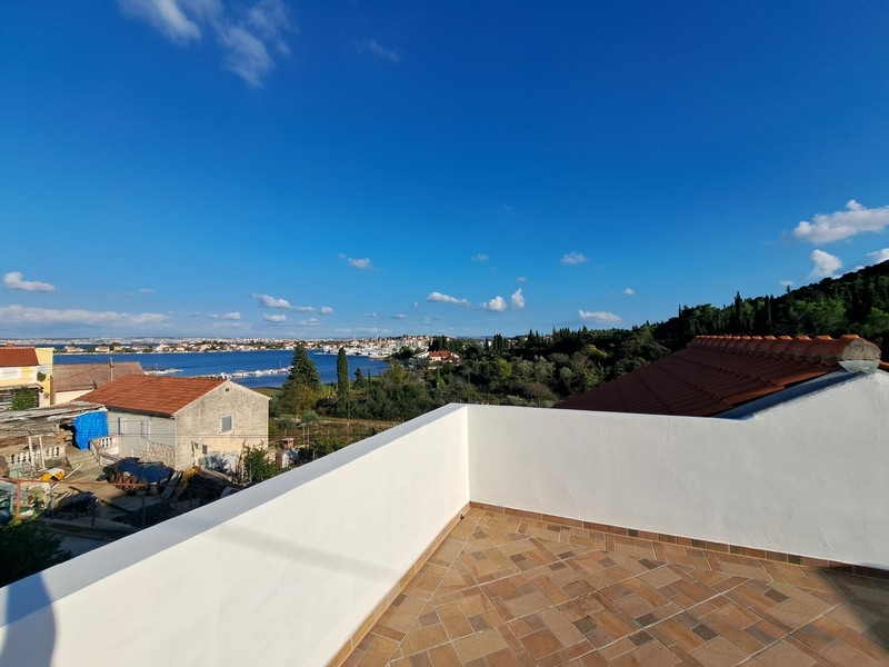 Panoramic views from a roof terrace overlooking the sea and surrounding nature, part of a Panorama Scouting listed property in Croatia.