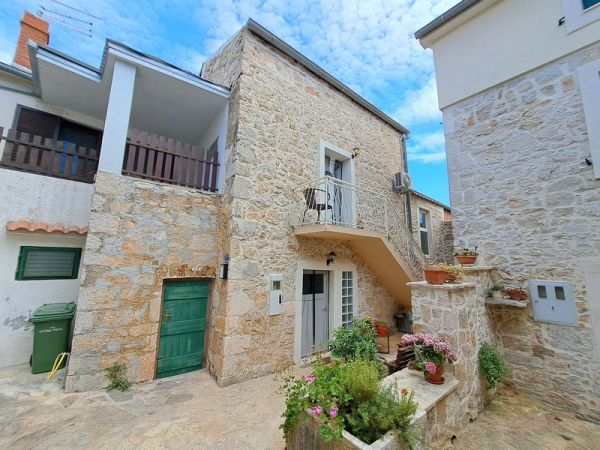 Buy a stone house in Croatia H3013 - Panorama Scouting Real Estate.