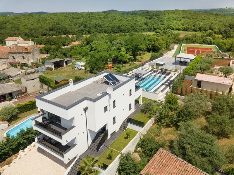 Villa with tennis court and swimming pool for sale in Croatia - Panorama Scouting.