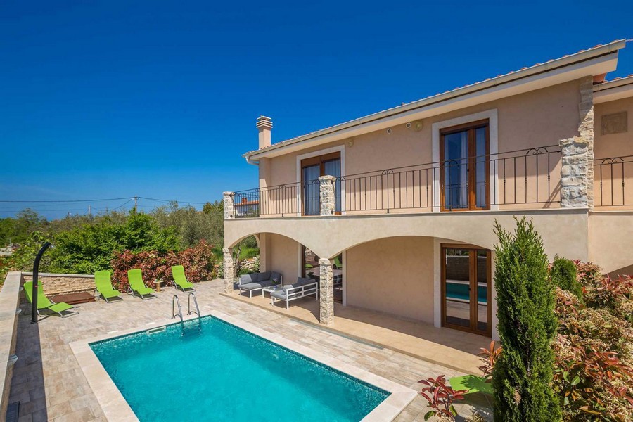 Buy a semi-detached house on the island of Krk in Croatia - Panorama Scouting H34049.