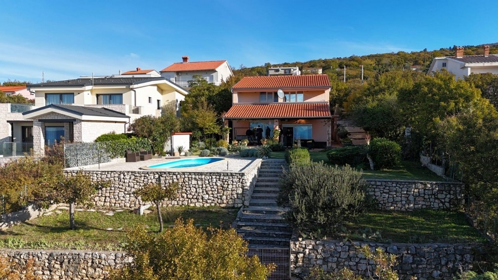 House with pool for sale in Croatia - Panorama Scouting.