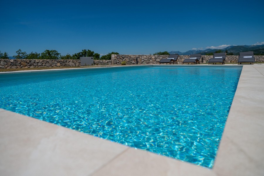 Property with pool in Croatia - Panorama Scouting H3467.