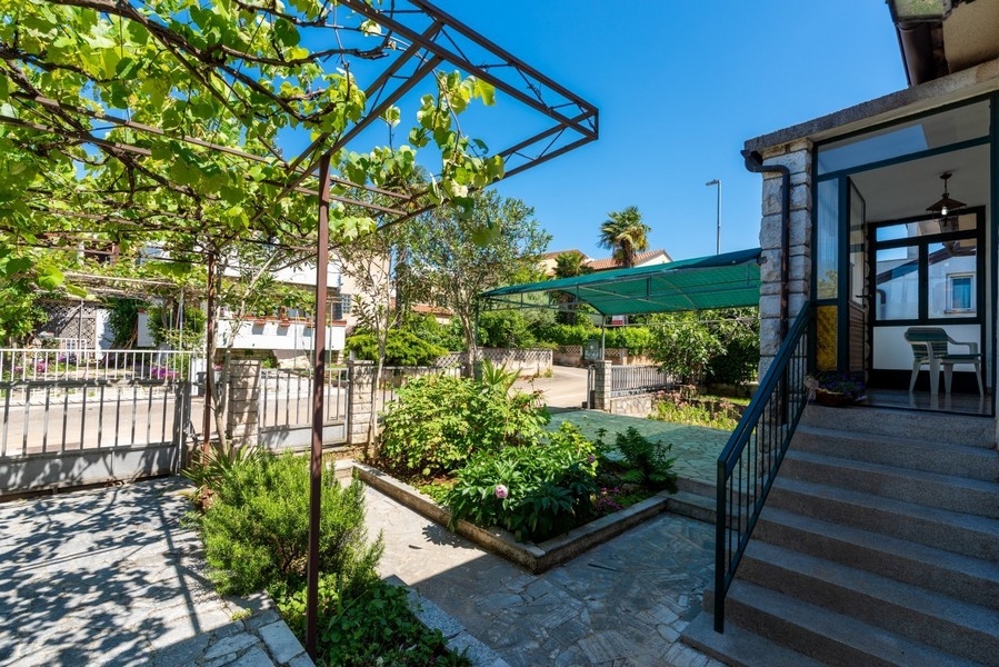 Garden of the property H3585 at Porec in Istria.