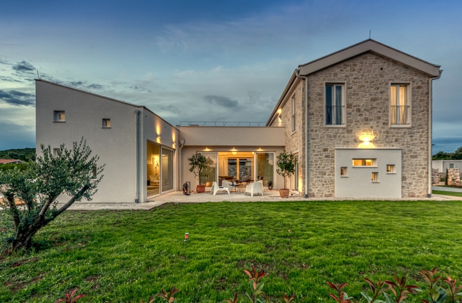 Buy Mediterranean villa in Croatia - Panorama Scouting H3587.