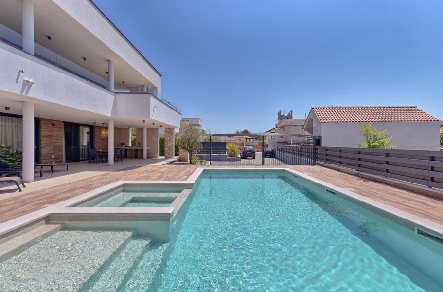 Buy luxurious villa with pool in Croatia - Panorama Scouting.