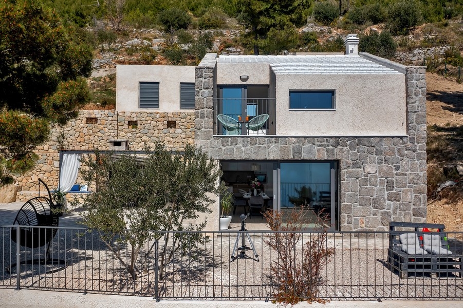 Buy stone villa in a modern style in Croatia - Panorama Scouting H3649.