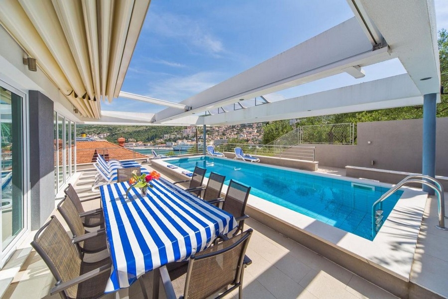 Buy villa with pool and sea view in Dubrovnik, Dalmatia.