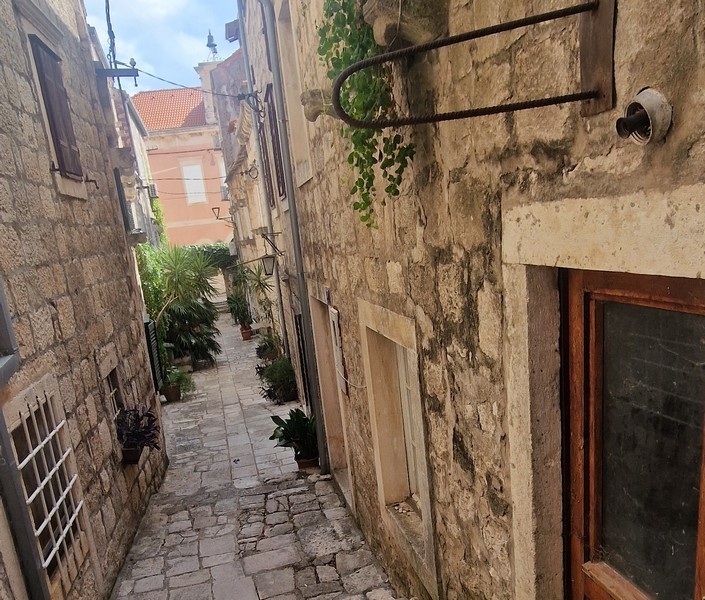 Street in which the Dalmatian property H3678 is located in Croatia.