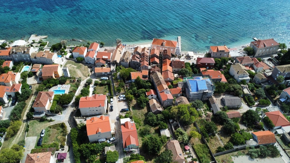View of Orebic from the bird\'s eye view - property H3678 Steinhaus.