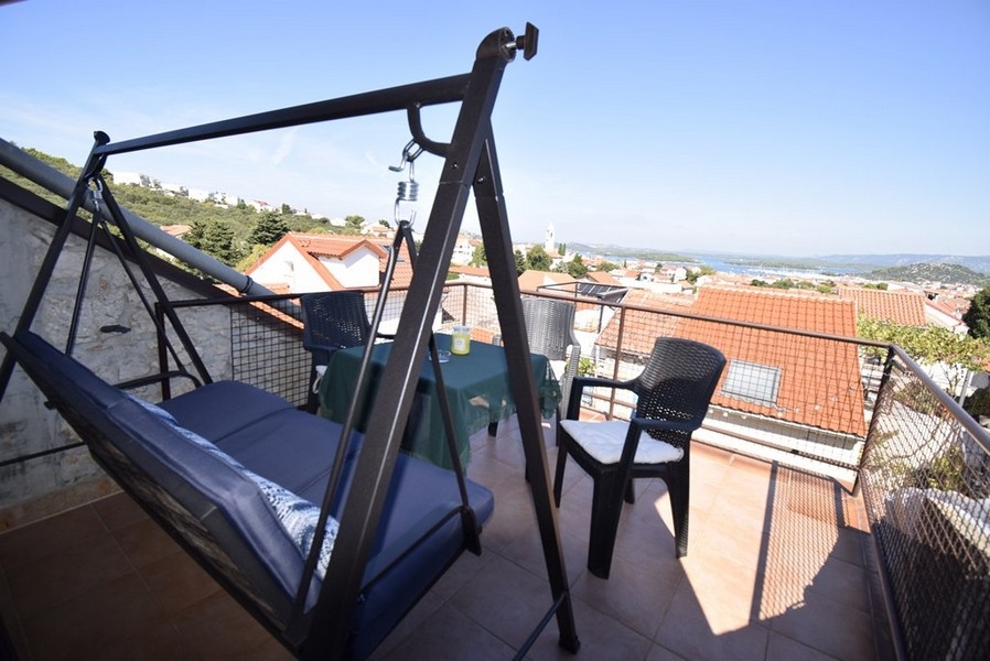 Roof terrace of the property H3689 on Murter.