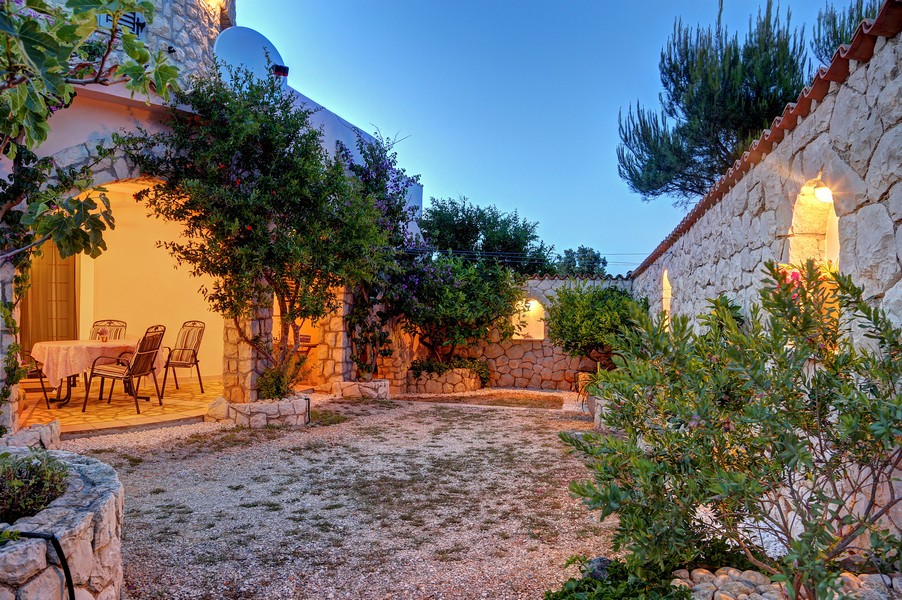 Buy properties Croatia - panorama scouting.