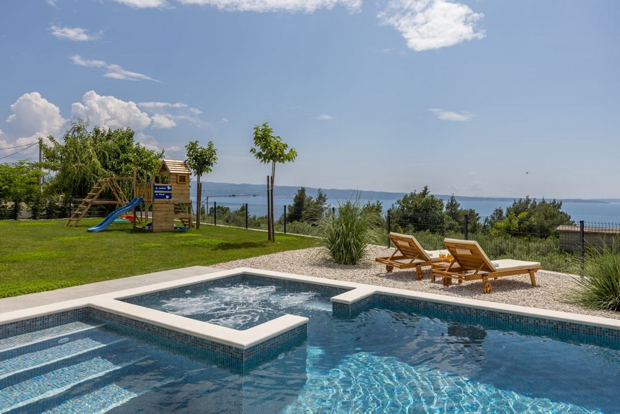 Modern villa with pool and sea view for purchase in Croatia - Panorama Scouting H3693.