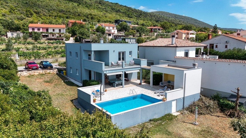 Modern villa with swimming pool for sale in Croatia.