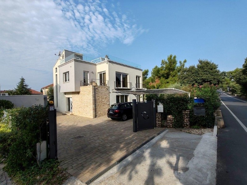 Buy a luxurious villa in Zadar, Croatia.