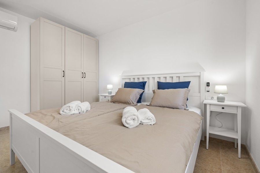 Bedroom with double bed