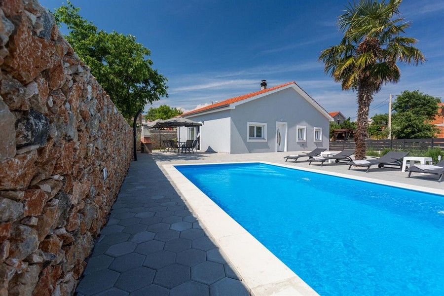 Buy bungalow Croatia - Island of Krk H3785