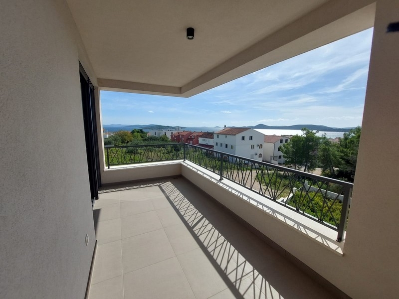 Covered terrace with sea views