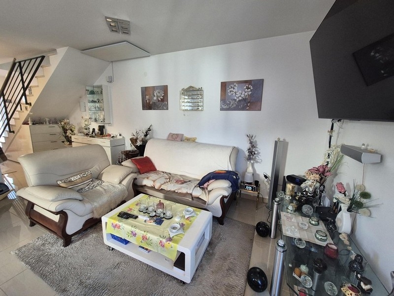 Living room of the semi-detached house H3805