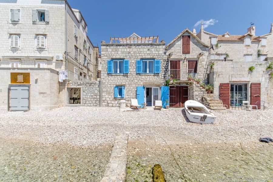 Buy a house on the beach Croatia.