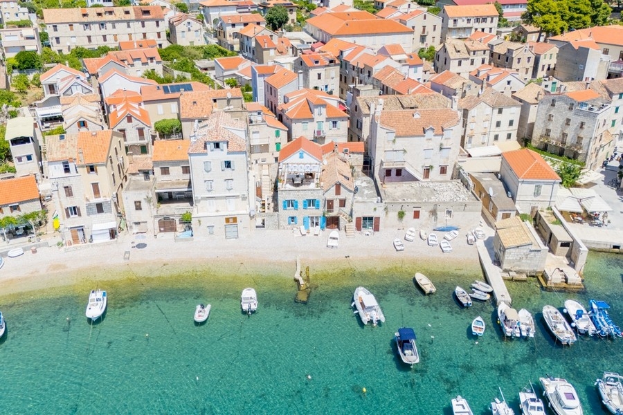 Property H3811 in the first row to the sea for sale - Panorama Scouting.