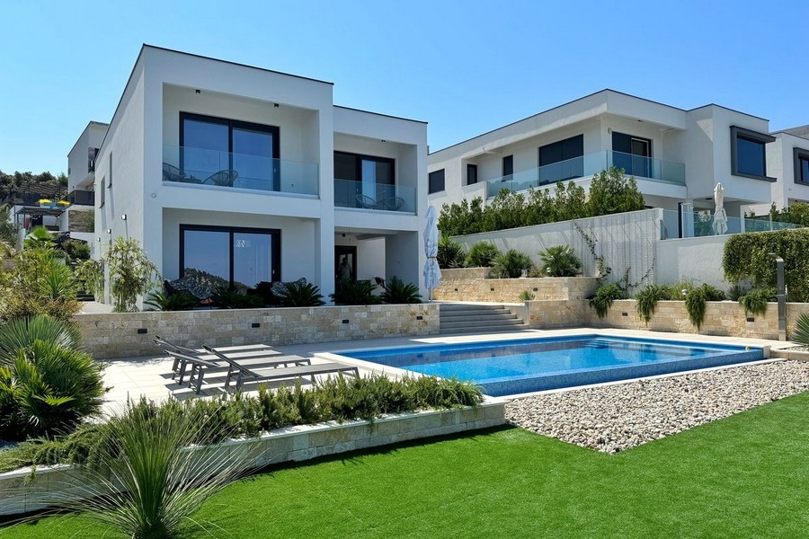 Modern villa with pool for sale in Rogoznica, Croatia - Panorama Scouting