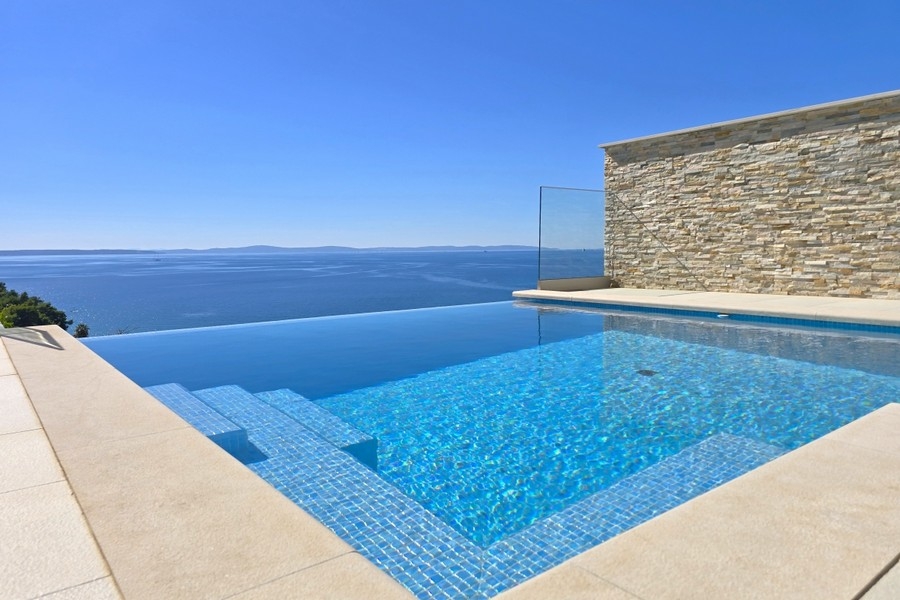 Villa near Split in Podstrana for sale - Panorama Scouting H3820.